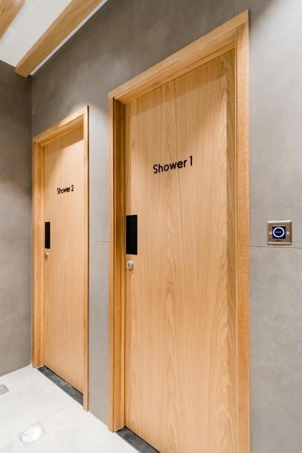 Отель Sleep 'N Fly Sleep Lounge, B-Gates Terminal 3 - Transit Only Дубай Экстерьер фото