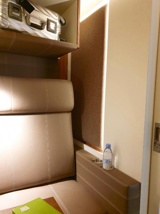 Отель Sleep 'N Fly Sleep Lounge, B-Gates Terminal 3 - Transit Only Дубай Экстерьер фото